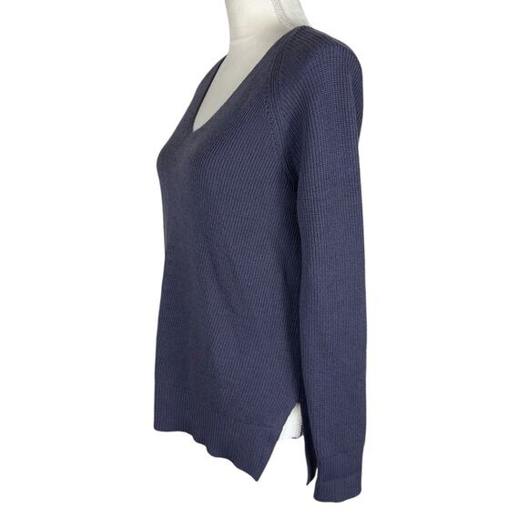 Athleta Hanover Refined V-Neck Pullover Sweater Dusk Violet Merino Wool Size XS - Picture 5 of 8